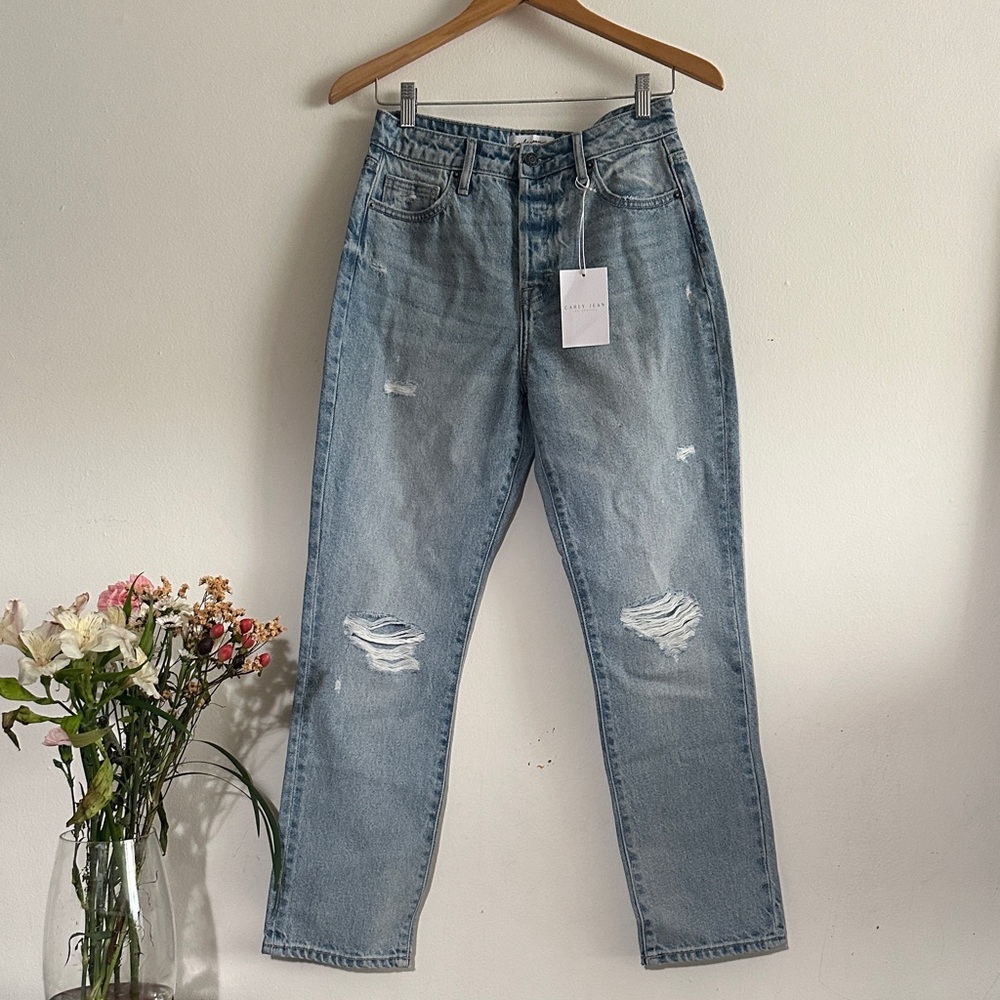 CARLY JEAN LOS ANGELES Straight Leg Light Vintage Wash Jean SIZE 3 SMALL Knee